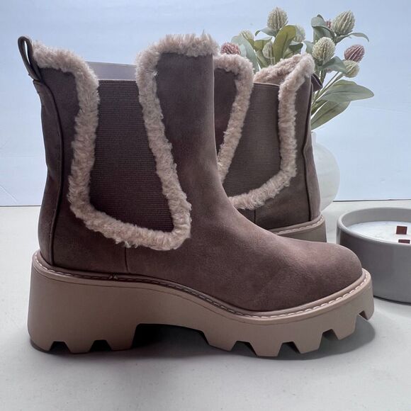 DV by Dolce Vita Vinny Lug Sole Ankle Bootie Tan Pull On Fur Trim Women 8 NWOB - Picture 7 of 10